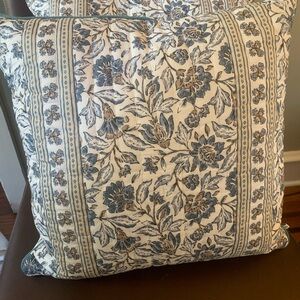 Better Homes and Gardens Reversible Blue and Cream Floral/Stripe Pillow Set, 20”
